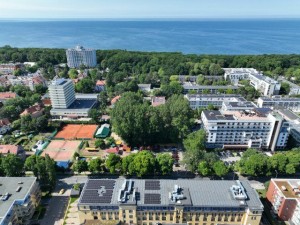 Kuren Kolberg: Luftaufnahme vom Factory Resort Kolberg Kolobrzeg Polen