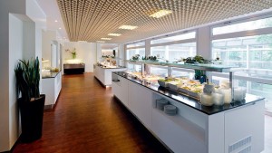 Kuren in Deutschland: Speisesaal im Gesundheitszentrum Helenenquelle in Bad Wildungen