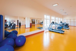 Kuren in Polen: Fitnessraum in der Klinika Mlodosci Medical SPA Bad Flinsberg Isergebirge