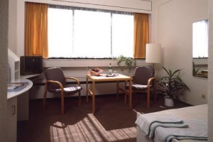 Kuren in Deutschland: Wohnbeispiel Doppelzimmer im Gesundheitszentrum Helenenquelle in Bad Wildungen